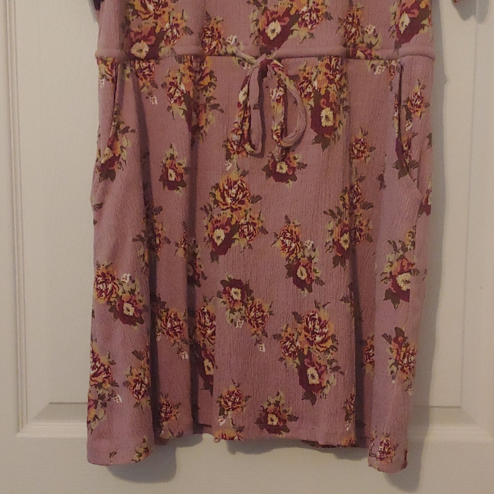 Dress - Picture 3 of 4